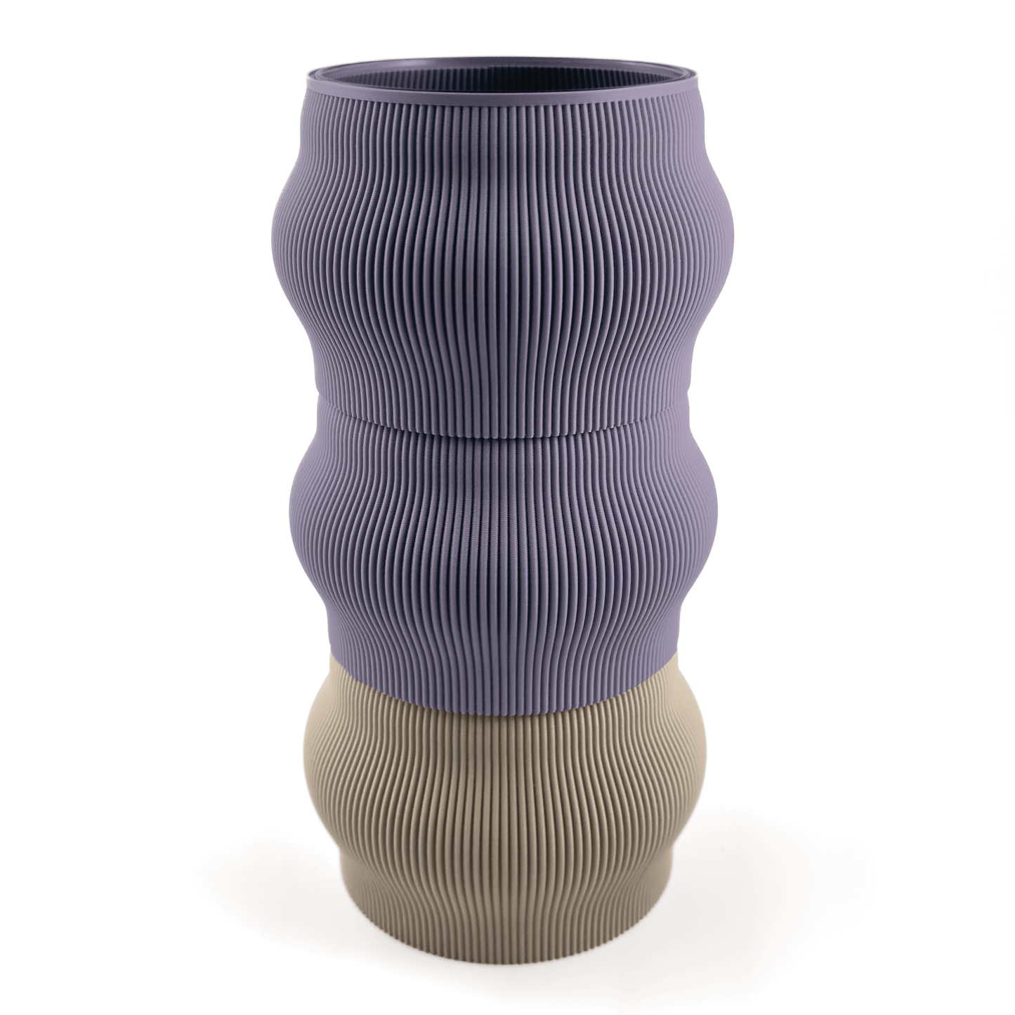 Modulare Vase CYRA in Groesse vase, kombiniert mit boden Boden sowie Aufsatzfarben aufsatz und lila. Aus PLA gefertigt, fuer stilvolles und flexibles Einrichten.