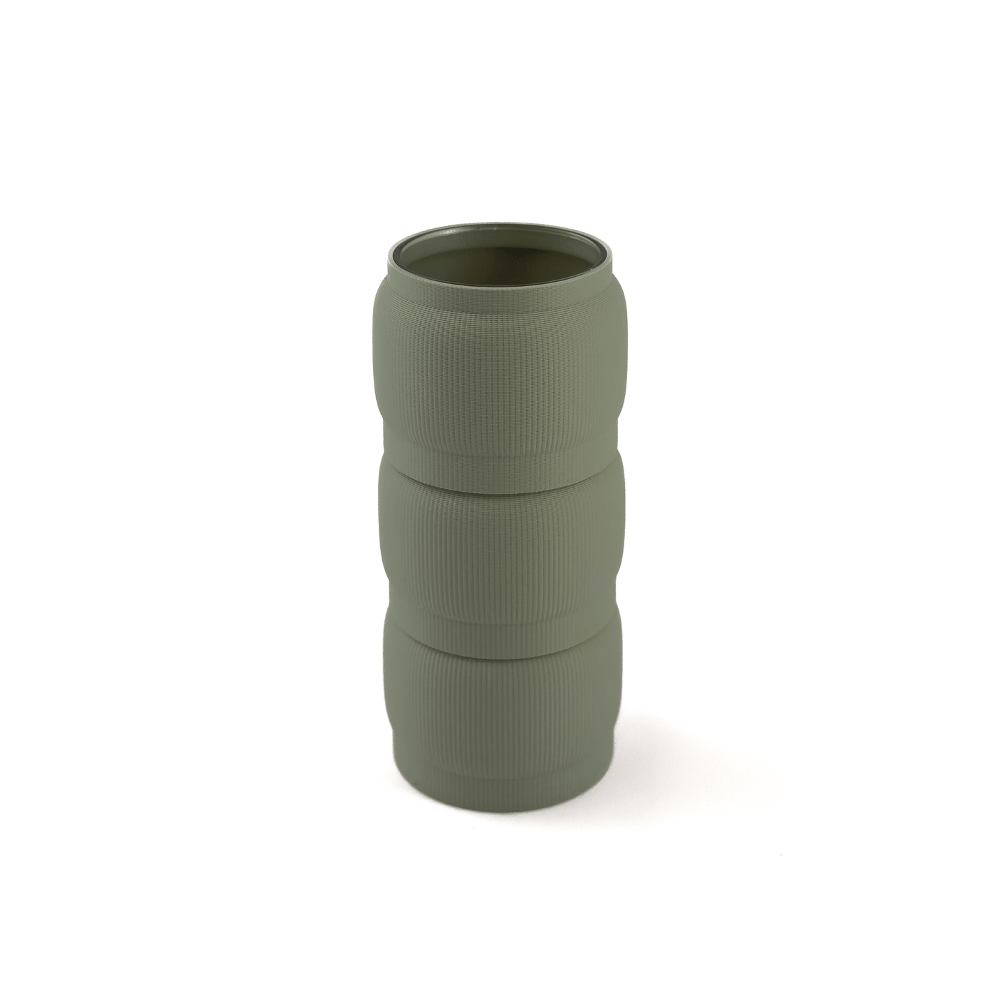 Individuell konfigurierbare Vase SORA aus dem 3D-Druck – Größe vase, bestehend aus Boden in boden und zwei Aufsätzen in aufsatz und grün. Nachhaltiges Wohnaccessoire von Cranny im modernen Design.
