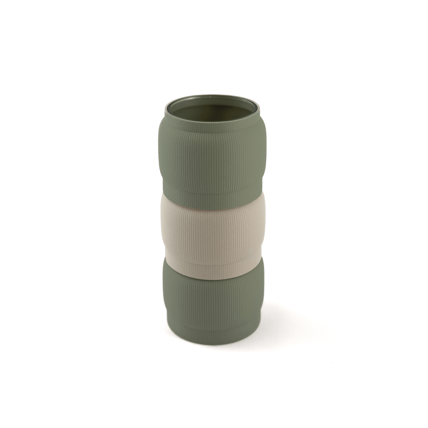 Modern kombinierbare Vase SORA, 3D-gedruckt – Größe vase, bestehend aus Boden in boden und zwei Aufsätzen in aufsatz und weiß. Nachhaltiges Wohnaccessoire von Cranny im modernen Design.