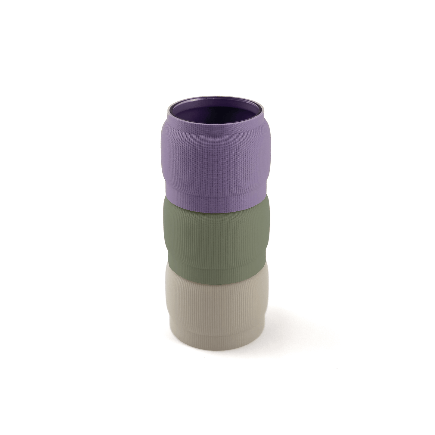 Designvase SORA modular aufgebaut – Größe vase, bestehend aus Boden in boden und zwei Aufsätzen in aufsatz und grün. Ein modernes Highlight von Cranny, 3D-gedruckt aus PLA.