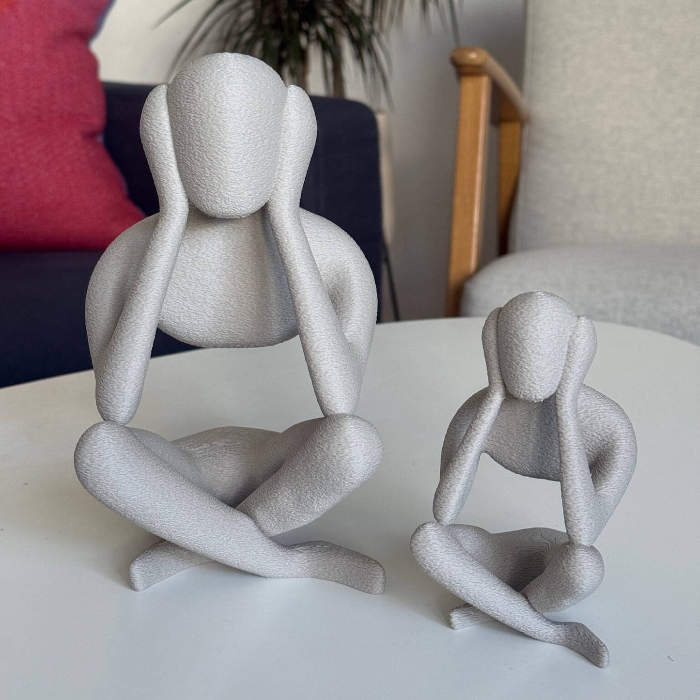 Stillleben mit der SOVA Figur – 3D-gedruckt in modernem Interior