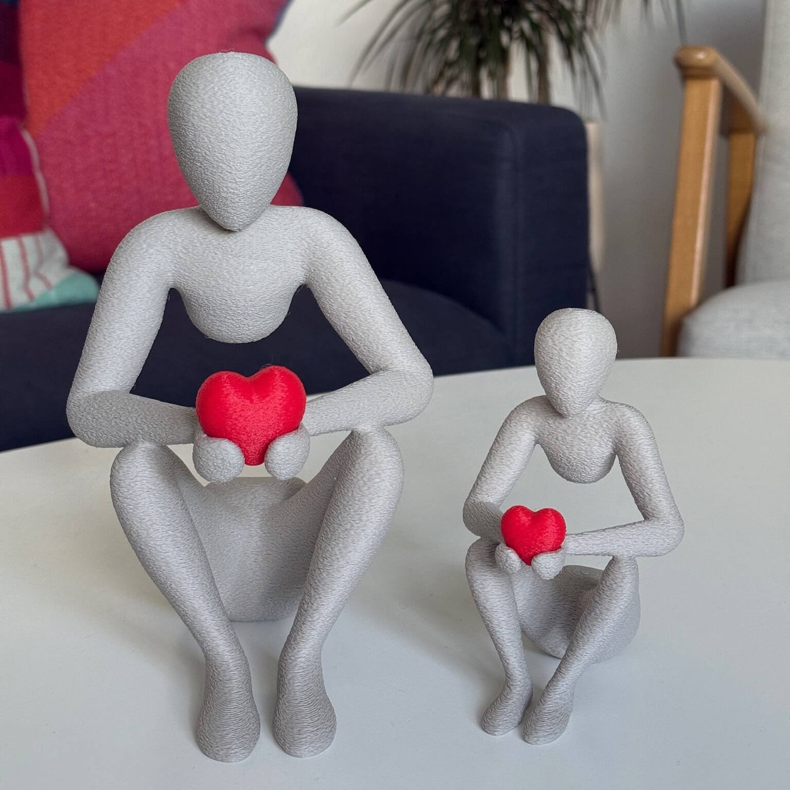 Stillleben mit der CAIA Figur – 3D-gedruckt in modernem Interior

