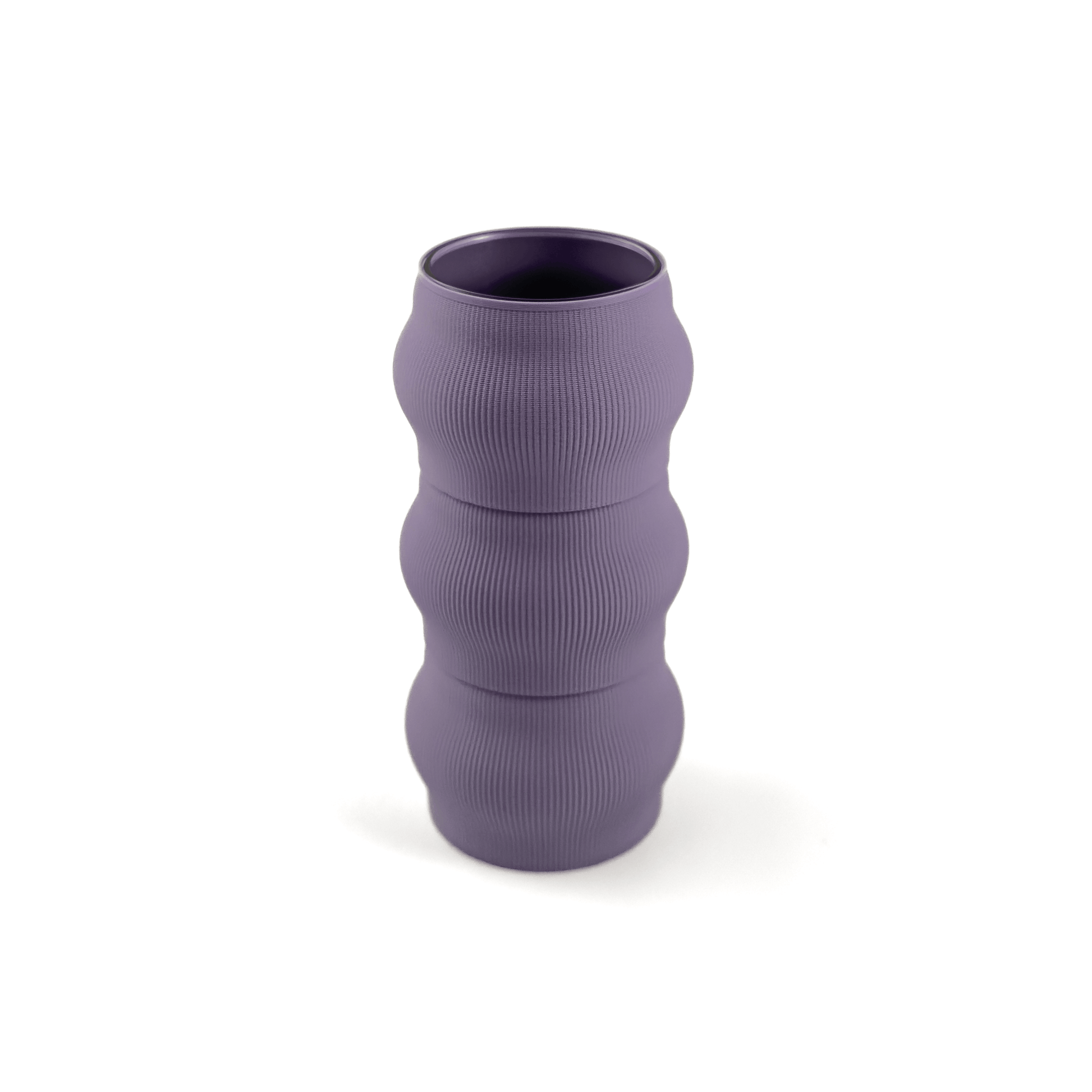 Designvase CYRA modular aufgebaut – Groesse vase, mit Boden in boden und Aufsaetzen in aufsatz und lila. Aus PLA gefertigt, fuer stilvolles und flexibles Einrichten.
