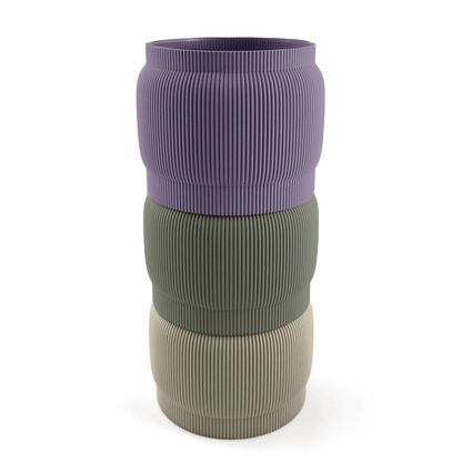 Individuell konfigurierbare Vase SORA aus dem 3D-Druck – Größe vase, bestehend aus Boden in boden und zwei Aufsätzen in aufsatz und grün. Aus PLA gefertigt, für stilvolles und flexibles Einrichten.