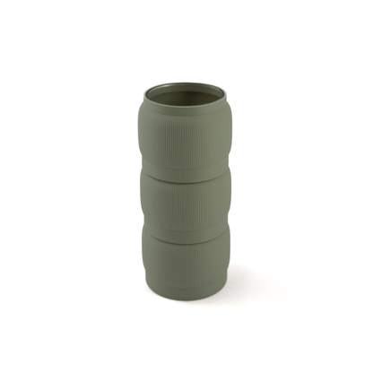 Individuell konfigurierbare Vase SORA aus dem 3D-Druck – Größe vase, bestehend aus Boden in boden und zwei Aufsätzen in aufsatz und grün. Nachhaltiges Wohnaccessoire von Cranny im modernen Design.