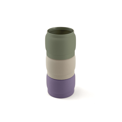 Modern kombinierbare Vase SORA, 3D-gedruckt – Größe vase, Farben: Boden boden, Aufsätze aufsatz und weiß. Aus PLA gefertigt, für stilvolles und flexibles Einrichten.