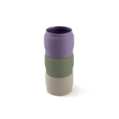 Designvase SORA modular aufgebaut – Größe vase, bestehend aus Boden in boden und zwei Aufsätzen in aufsatz und grün. Ein modernes Highlight von Cranny, 3D-gedruckt aus PLA.
